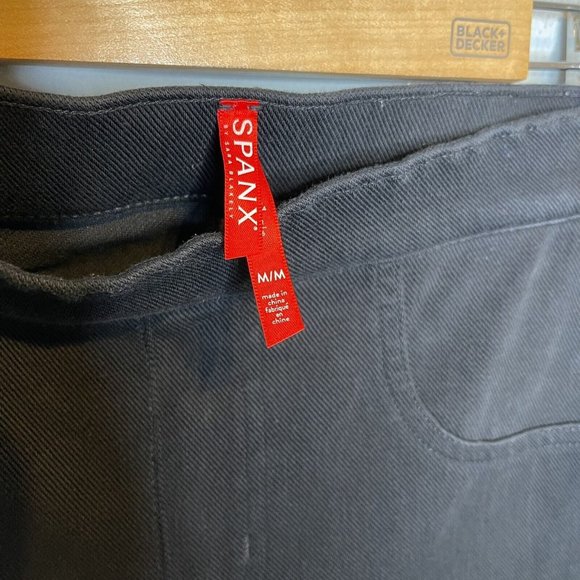 Spanx Pull On Jeans Size Medium Black Slimming Ankle Skinny Pants Stretch - Picture 5 of 7